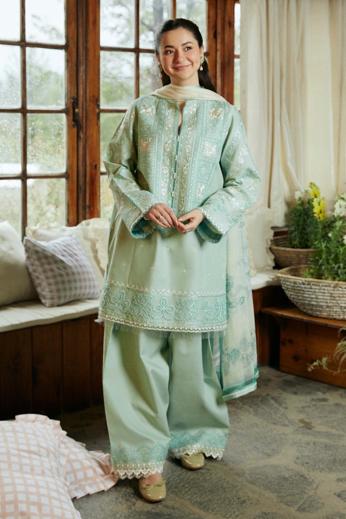 RARE-3PC LAWN EMBROIDERED SHIRT WITH LAWN EMBROIDERED DUPATTA AND LAWN TROUSER-3531