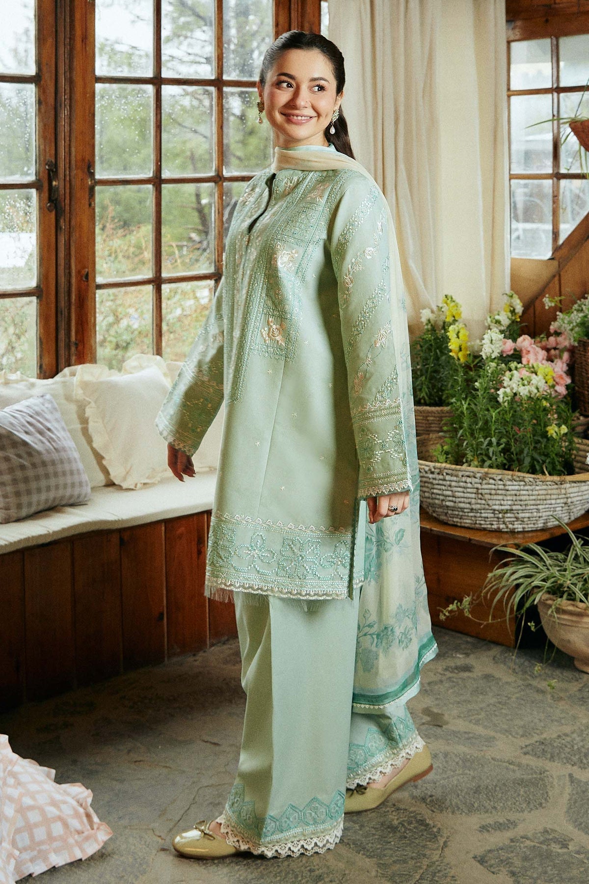 RARE-3PC LAWN EMBROIDERED SHIRT WITH LAWN EMBROIDERED DUPATTA AND LAWN TROUSER-3531