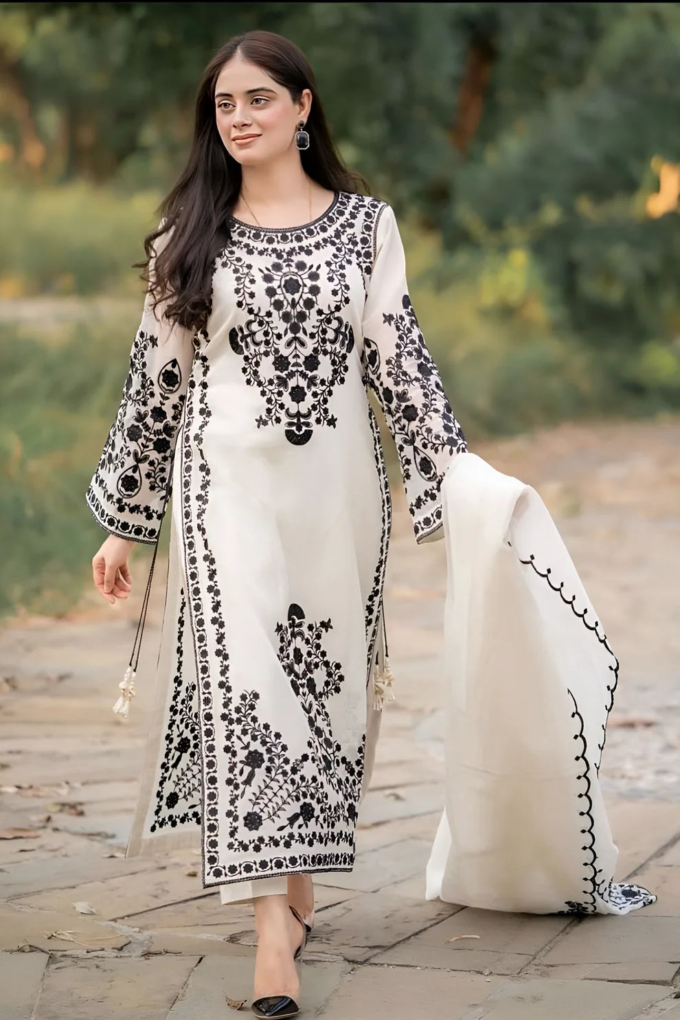 RARE- DHANAK 3PC EMBROIDERED SHIRT WITH DHANAK EMBROIDERED SHAWL WITH TROUSER -3228