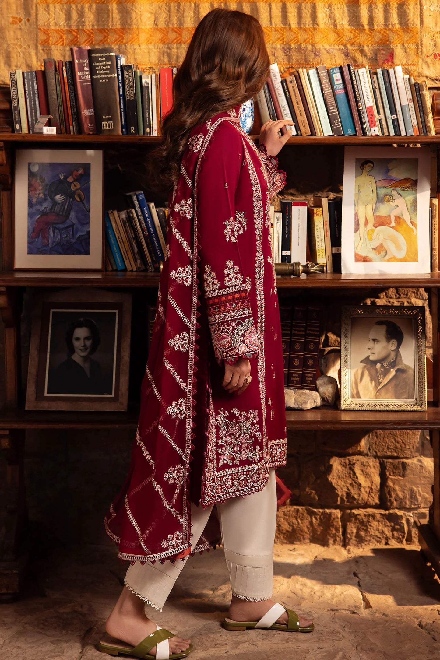 RARE 3PC LAWN EMBROIDERED SHIRT WITH BAMBER CHIFFON EMBROIDRED DUPATTA-3590
