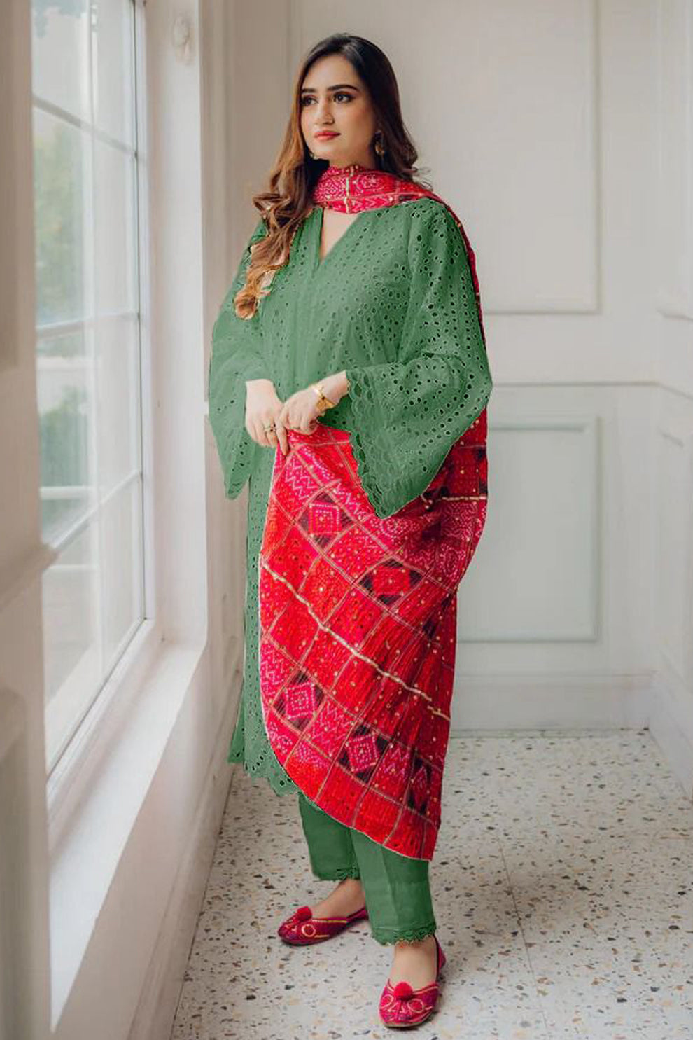 RARE-3PC CHIKANKARI LAWN EMBROIDERED SHIRT WITH CHUNRI PRINT DUPATTA AND TROUSER-4051 M